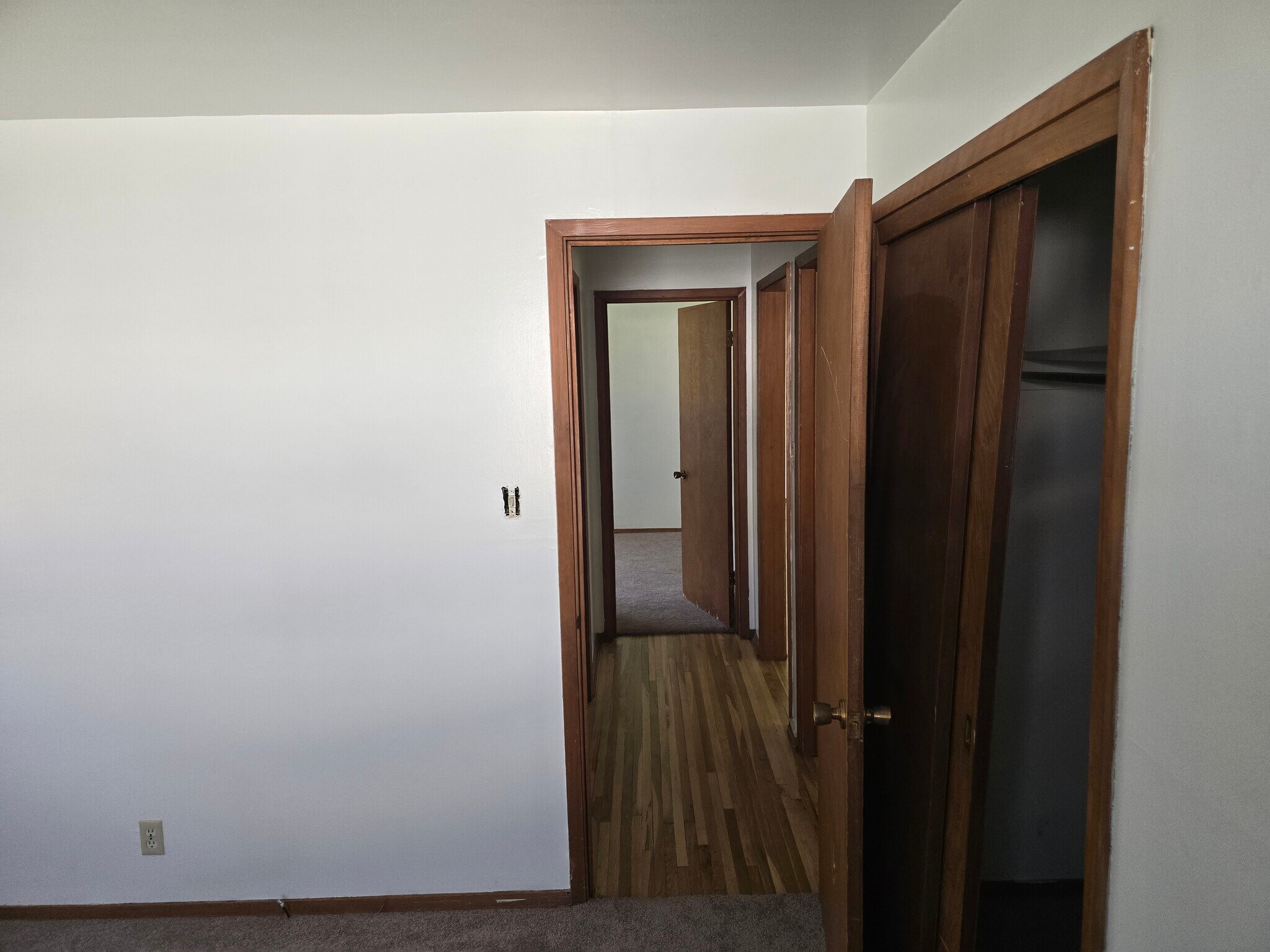 Building Photo - 301 W 27th Ave