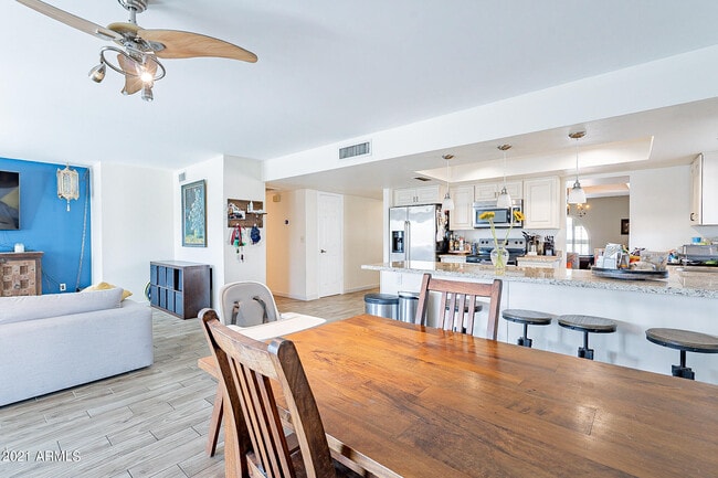 Building Photo - 4353 E Pearce Rd