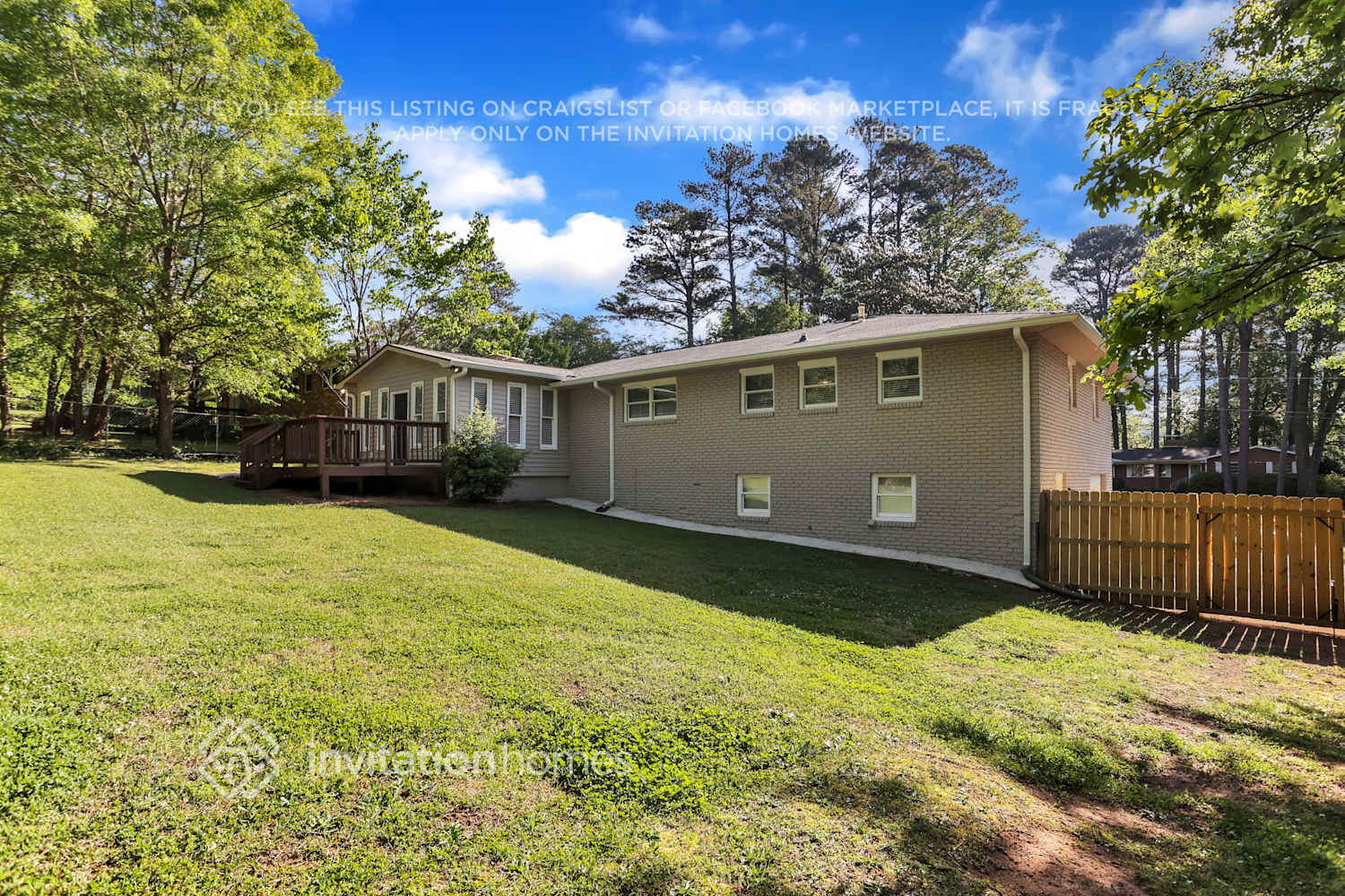Building Photo - 2367 Fox Dr