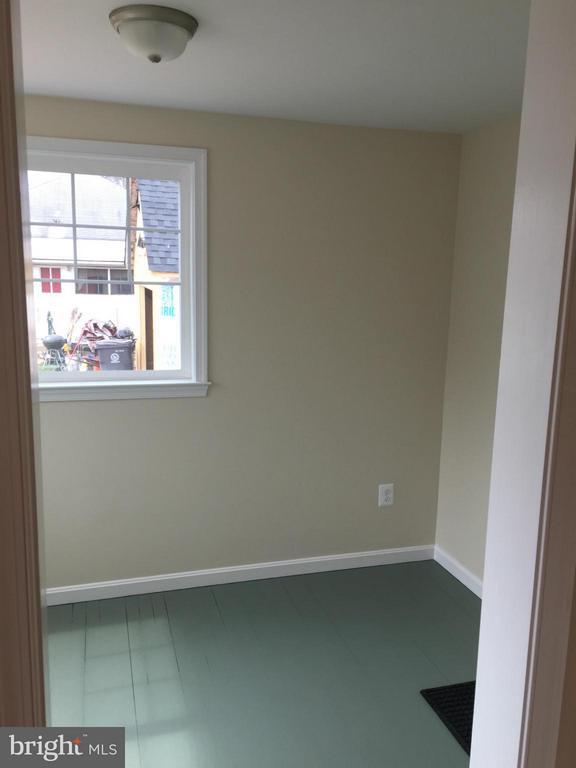 Building Photo - 8904 Cherry St