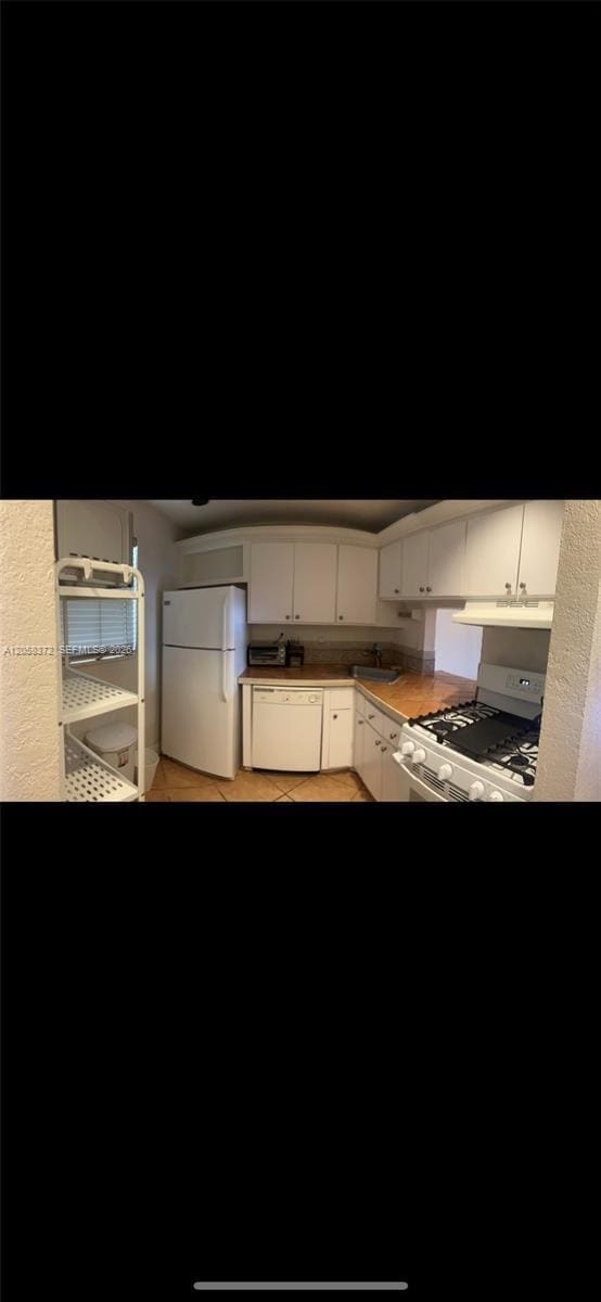 Building Photo - 8650 SW 67th Ave