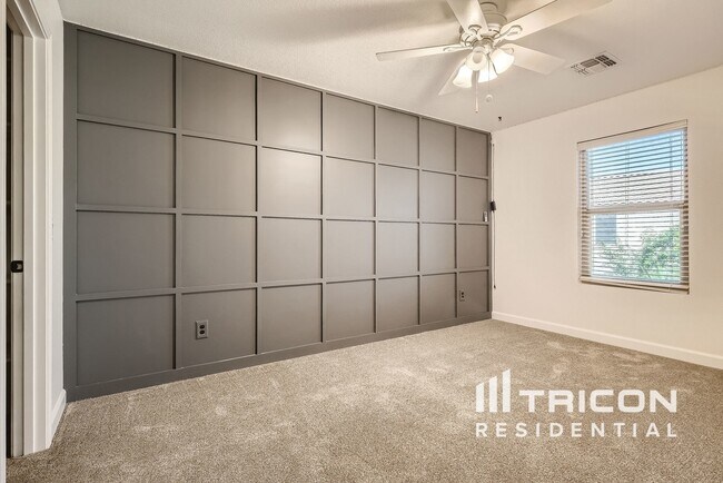 Building Photo - 8948 E Pampa Ave