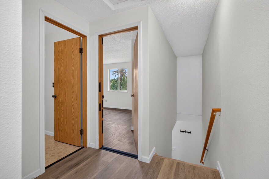 Building Photo - 10332 15th Avenue Ct E