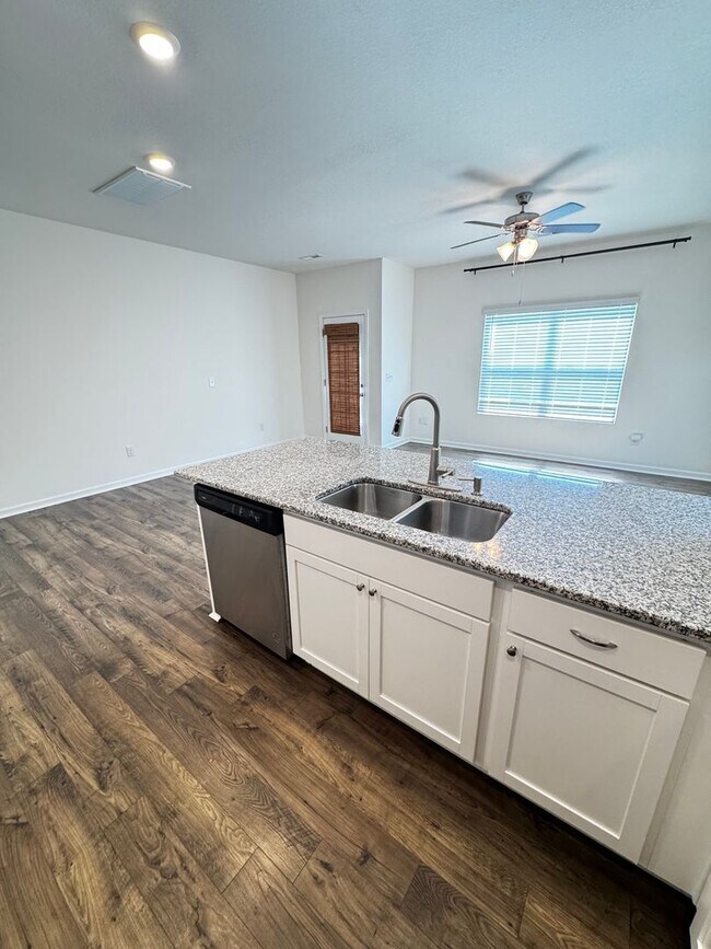 Building Photo - 1075 Hammett Rd