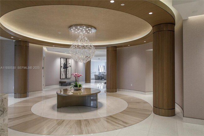 Building Photo - 888 Brickell Key Dr