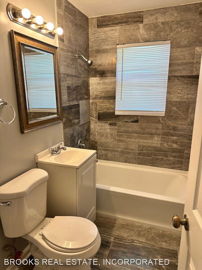 Building Photo - 3 br, 1 bath House - 1182 Duncan Drive