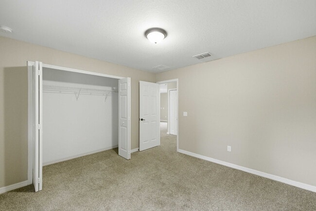 Building Photo - No HOA! Spacious 3 Bedroom Home with Large Backyard & Fire Pit – Move-In Ready