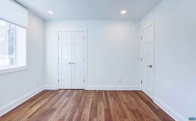 Building Photo - 1243 Cedars Ct