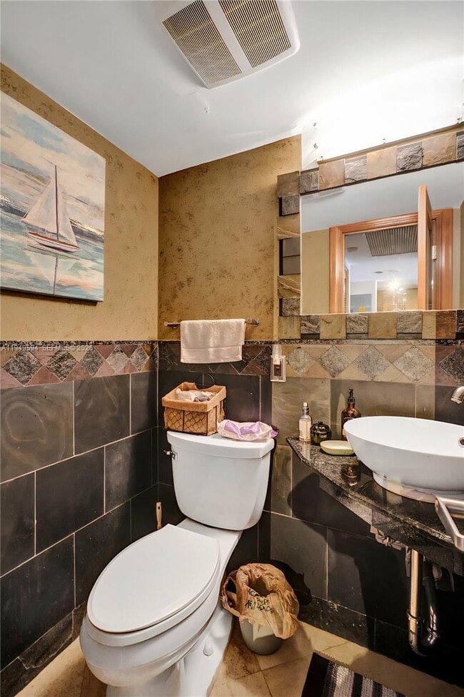 Building Photo - 401 Golden Isles Dr