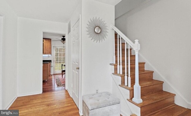 Building Photo - 5012 Gainsborough Dr