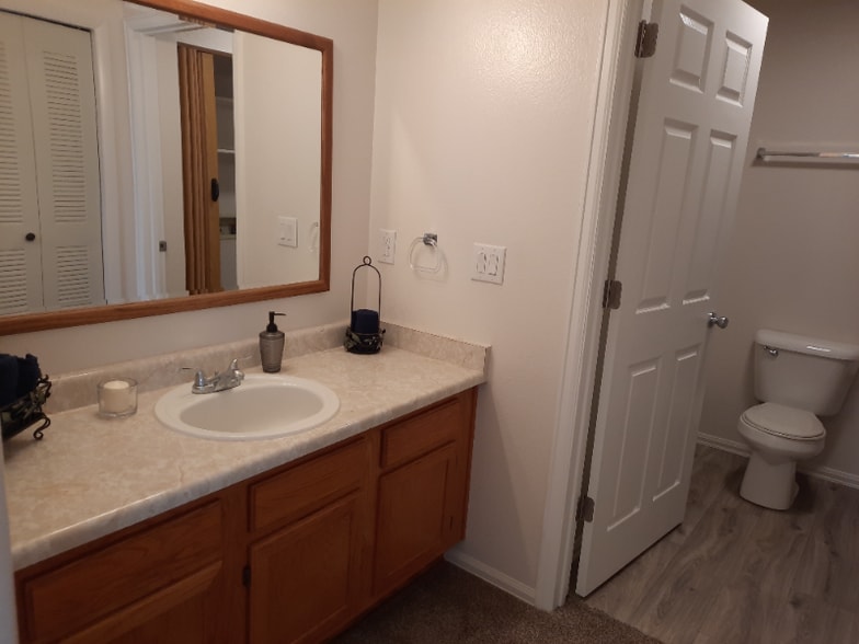 Building Photo - 3026 N Prospect St