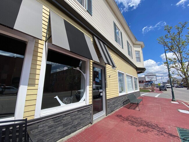 Building Photo - 4 Martin St