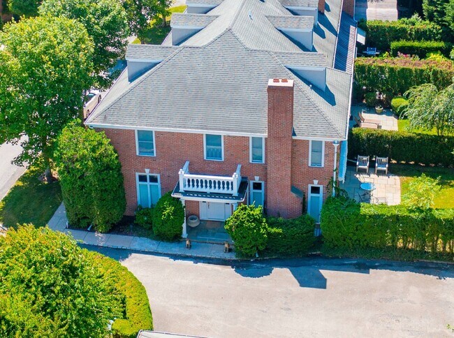 Building Photo - 97 Coopers Farm Rd