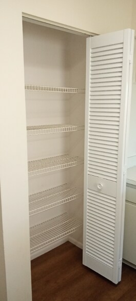 Building Photo - 2015 McMullen Ave