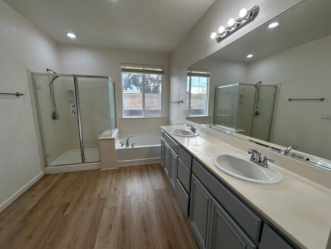 Building Photo - 759 Hagerman Peak Dr