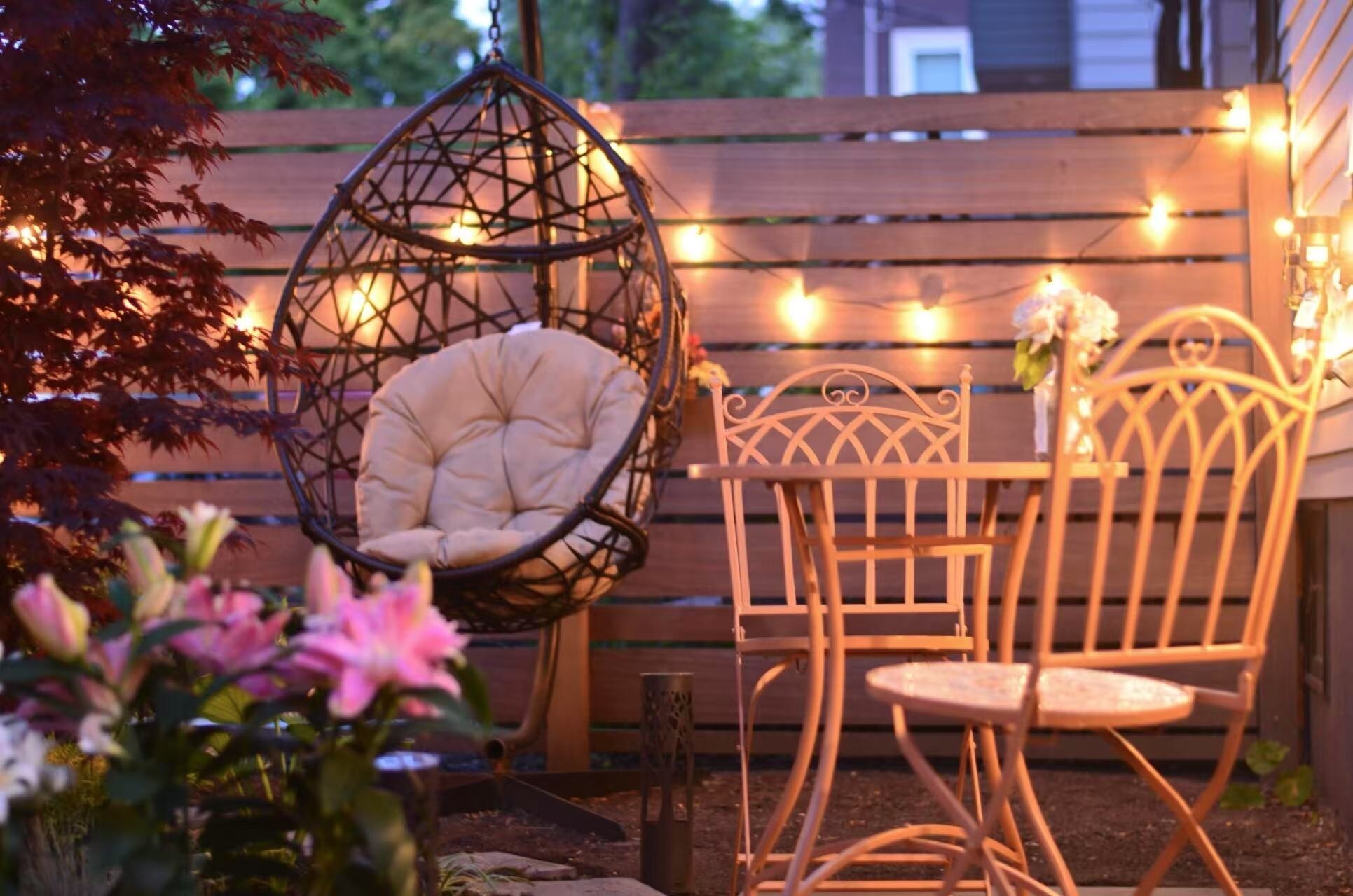 Fenced yard & garden - 58 Lincoln St