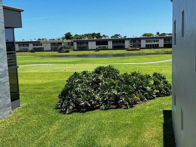 Building Photo - 185 Normandy Ln