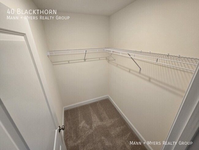 Building Photo - 40 Blackthorn-