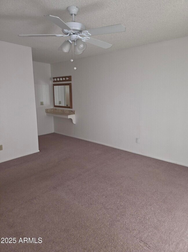 Building Photo - 570 N Villa Nueva Dr