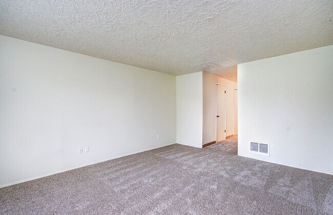 Building Photo - Gladson 3802