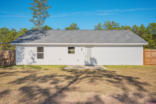 Building Photo - 68 Iris Ln