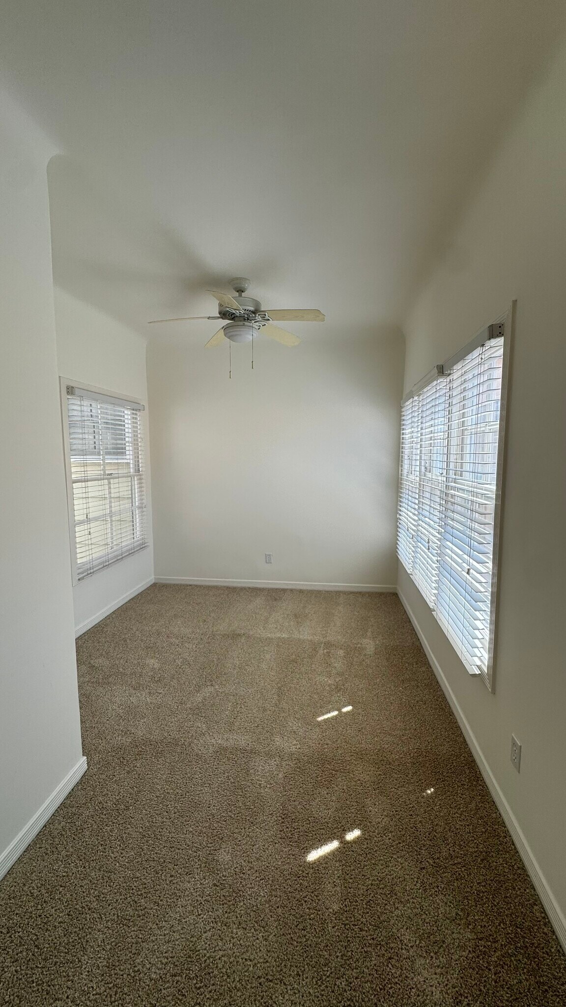 Building Photo - 10816 3/4 Lindbrook Dr