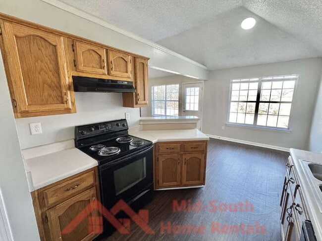 Building Photo - 6416 Valley Oak Dr