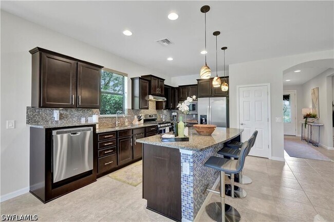 Building Photo - 7103 Lily Way