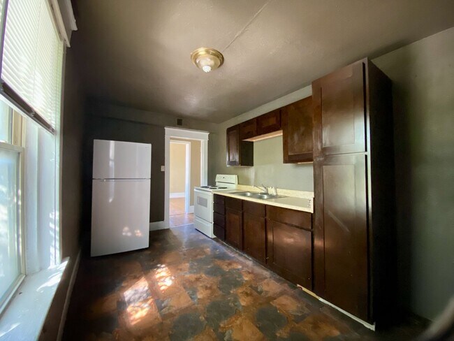 Building Photo - 1115 E 41st St