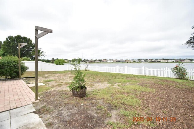 Building Photo - 12913 Lake Vista Dr