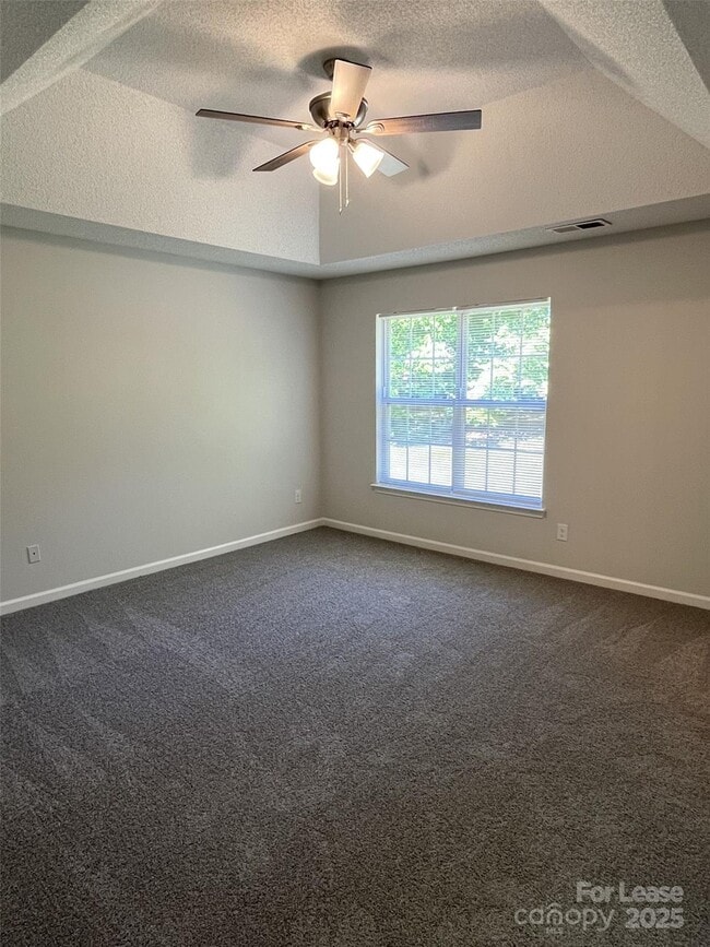 Building Photo - 5637 Hedgecrest Pl
