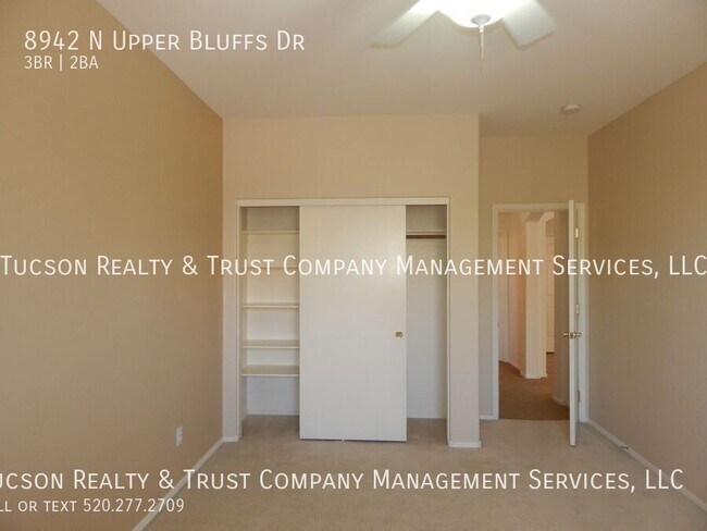 Building Photo - 8942 N Upper Bluffs Dr