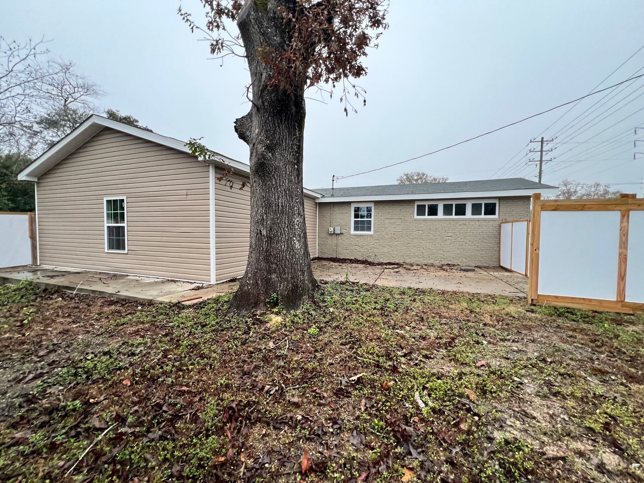 Building Photo - 801 S Houston Lake Rd