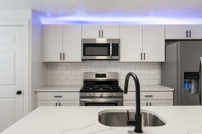 Building Photo - Brand New 3 bed, 2 bath Remodel located in...