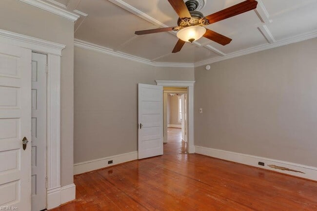 Building Photo - 1051 Naval Ave
