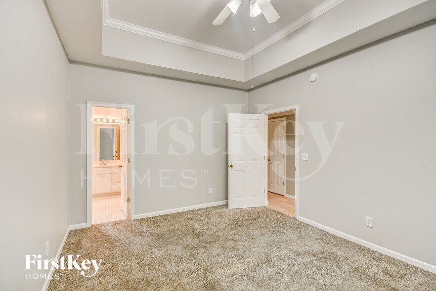 Building Photo - 329 Dulaine Cove