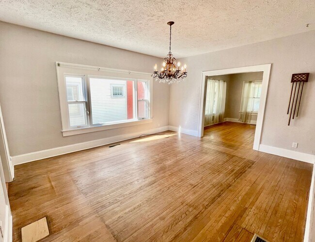 Building Photo - Charming 2-Bedroom Home with Hardwood Floors & Private Driveway!