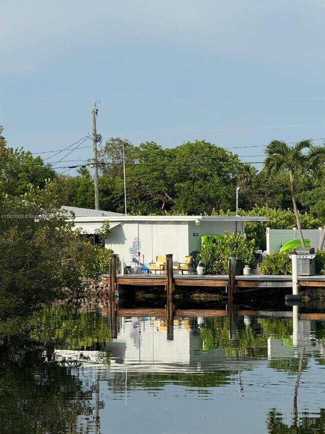 Building Photo - 1301 Grouper Dr