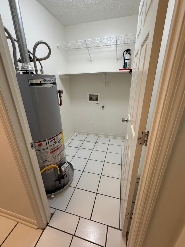 Building Photo - 4067 Coopers Hill Dr SE