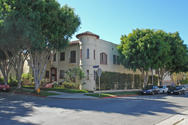 Primary Photo - 367 N Sierra Bonita Ave