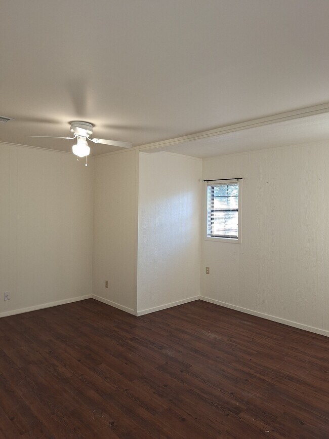 Building Photo - 10940 Archery Dr