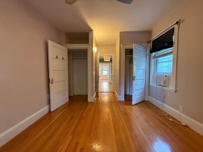 Building Photo - 10 Grovenor Rd