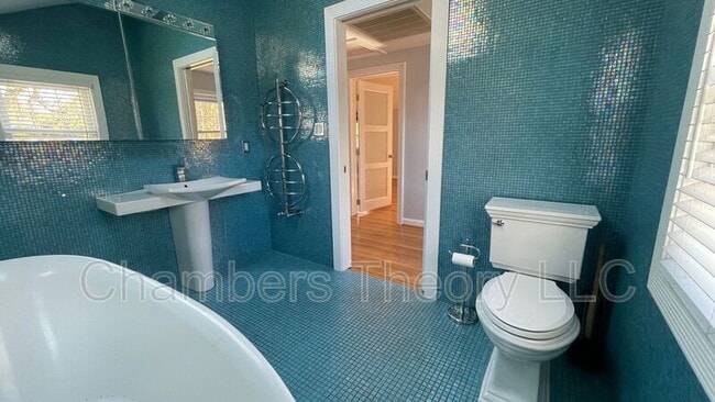 Building Photo - 10130 Blake Ln