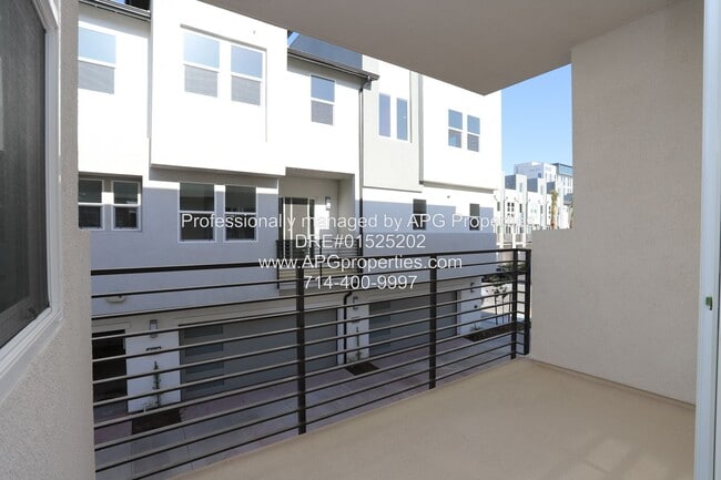 Building Photo - 1511 W Bushell St