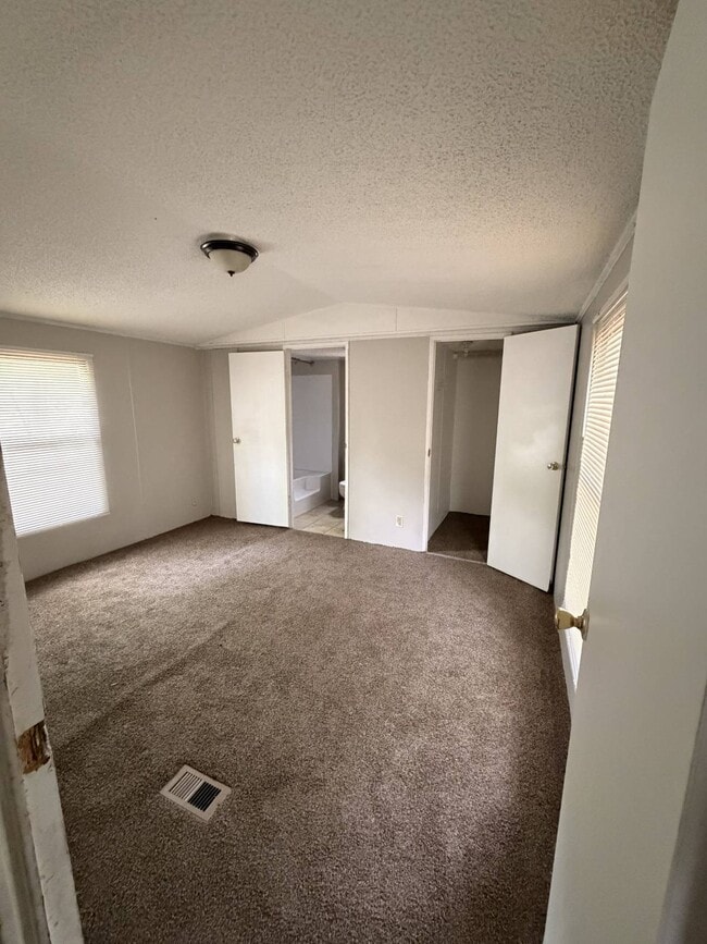 Building Photo - 48 Jenny's Way