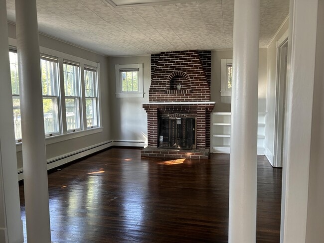 Building Photo - 1731 Valley Ave