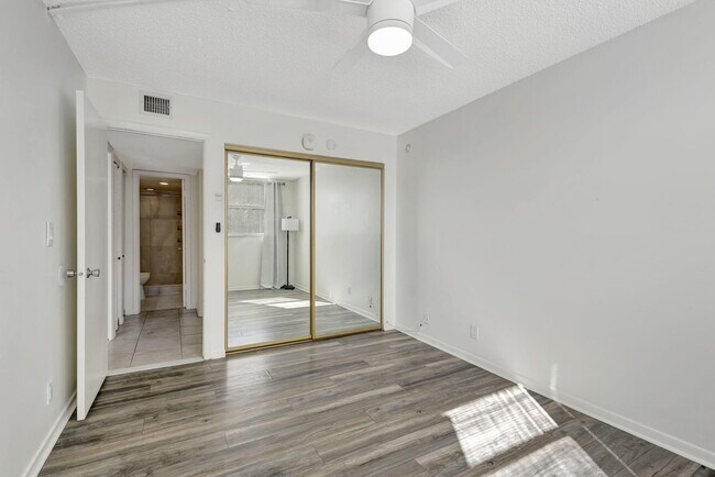 Building Photo - 500 Executive Center Dr