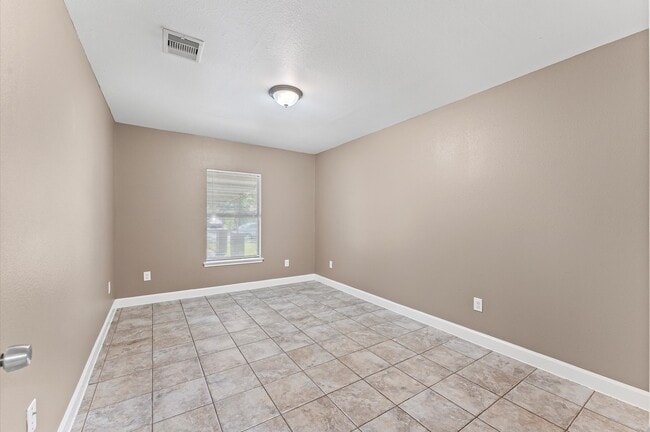Building Photo - 5107 Gren St
