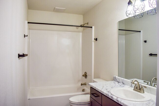 Building Photo - 1991 Sky Park Dr