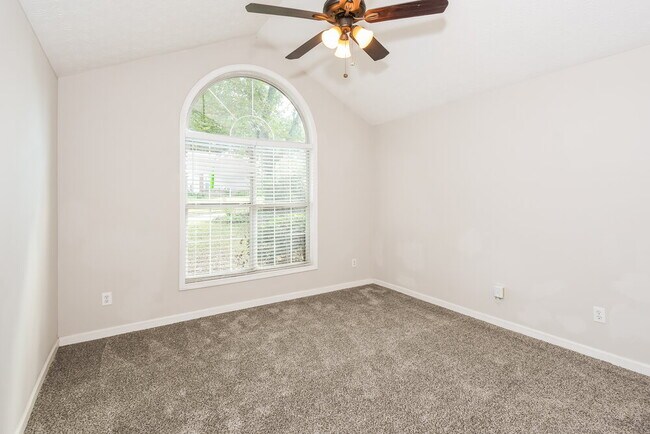 Building Photo - 2585 Fairmont Park Ct